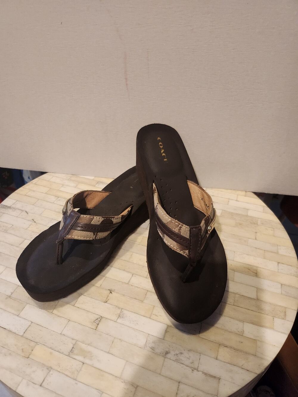 Coach Jaden thong sandals size 6